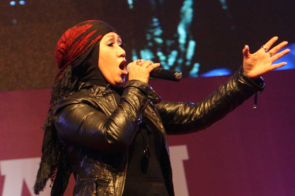 Mel Shandy Hibur Warga Kediri