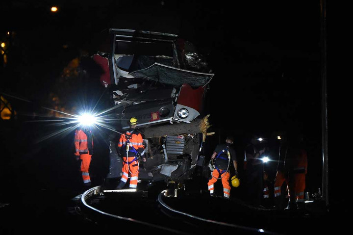 Kereta Api Tabrak Pohon Tumbang, Delapan Terluka
