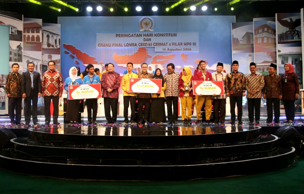 SMA Al-Azhar Kota Palu, Sulawesi Tengah, menjadi juara 1 Grand Final Lomba Cerdas Cermat Empat Pilar MPR (Foto:Metrotvnews.com/Pelangi Karismakristi)