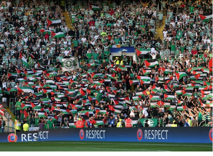 Aksi Fan Celtic Dukung Palestina di Laga Kontra Klub Israel