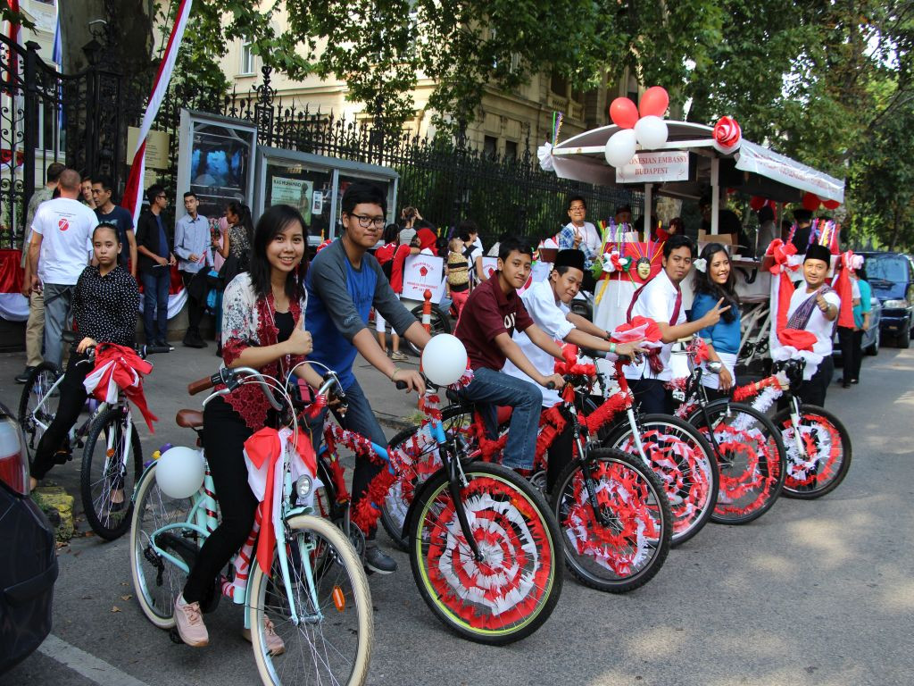Sepeda Hias Lomba 17 Agustus Unik Mirip Motor Motogp Youtube