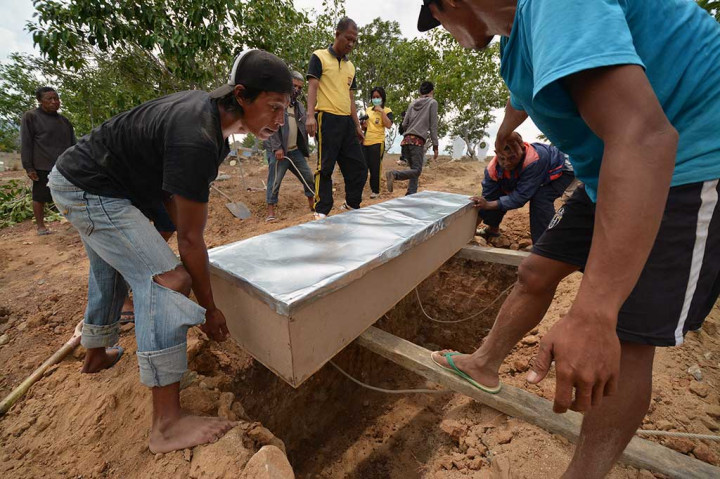 Jenazah WNA DPO Teroris Poso Dimakamkan