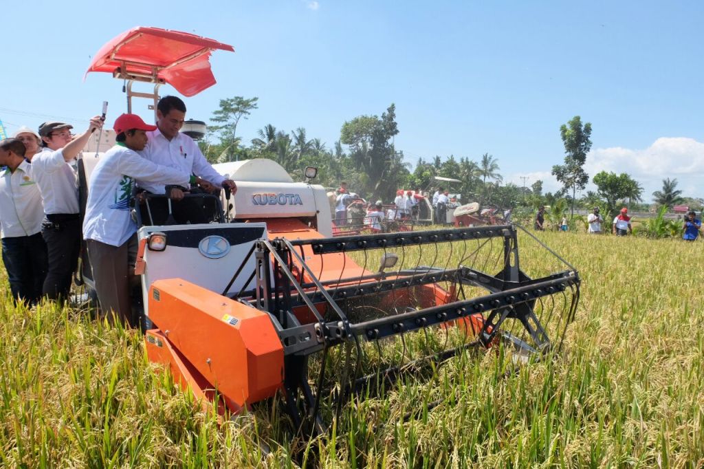 Mentan Amran Sulaiman rancang NTB jadi lumbung jagung di 2017. (FOTO: dokumentasi Kementan)