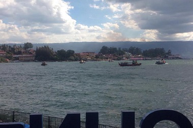 Lahan di Samosir Terbakar saat Karnaval Danau Toba Dibuka