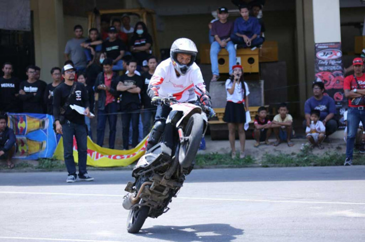 Serunya Kompetisi Akrobatik Motor di Balistormfest