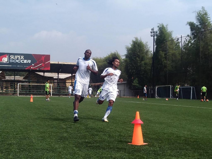 Djanur Mengaku Butuh Waktu untuk Menguji Kualitas Pemain Asing