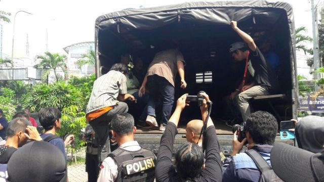 Puluhan Orang Diduga Preman Diciduk dari Kampus Trisakti