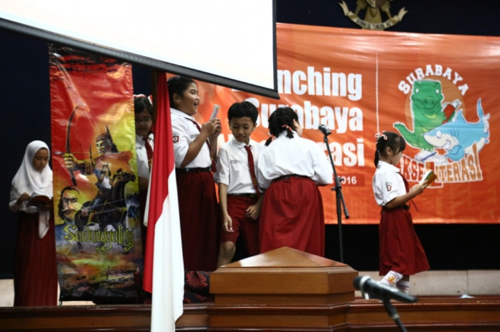 Akseliterasi, Kata Kunci Risma Tingkatkan Budaya Baca Arek Suroboyo