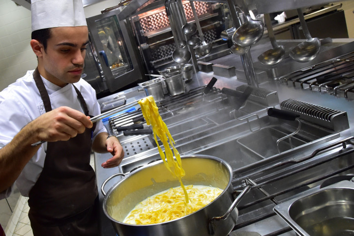 3 Tips to Clean Stains in Cooking Tools