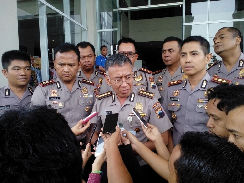 Kabid Humas Polda Jateng, Komisaris Besar Polisi Liliek Darmanto memberi keterangan pers di Pekalongan, Jawa Tengah. (Metrotvnews.com/Kuntoro Tayubi)