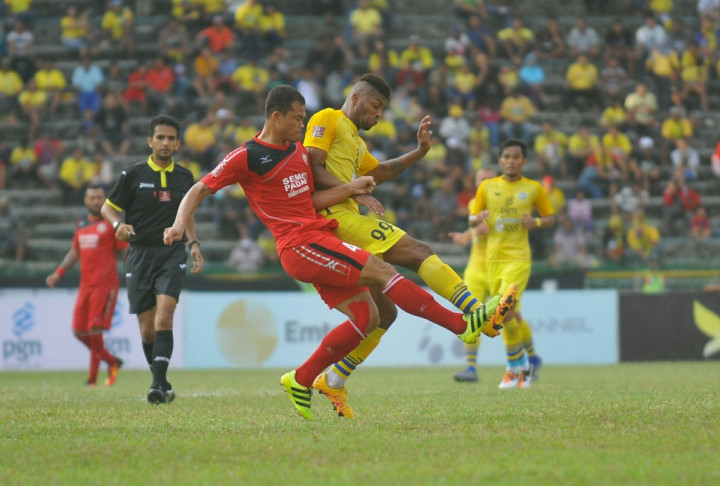 Sempat Tertinggal, Persegres Berbagi Angka dengan semen Padang