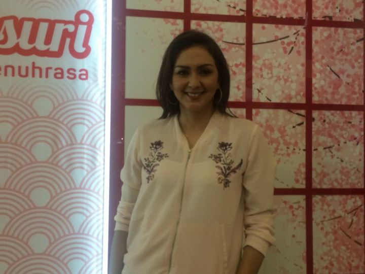 Donna Agnesia Bekali Anak Sekolah dengan Sayur