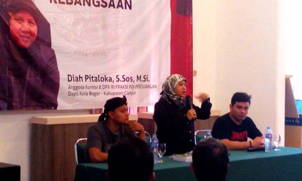 Anggota Komisi VIII DPR Diah Pitaloka saat bertemu PKL Pasar Bogor. Foto: Istimewa