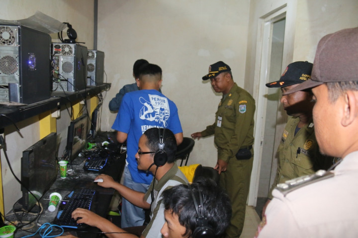 Asyik Main <i>Game Online</i>, Belasan Pelajar Terjaring Razia