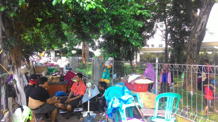 Diduga Terkena Serangan Jantung, Warga Rawajati Dilarikan ke RS