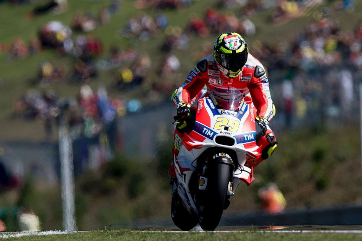 Iannone Melesat Paling Cepat pada FP2