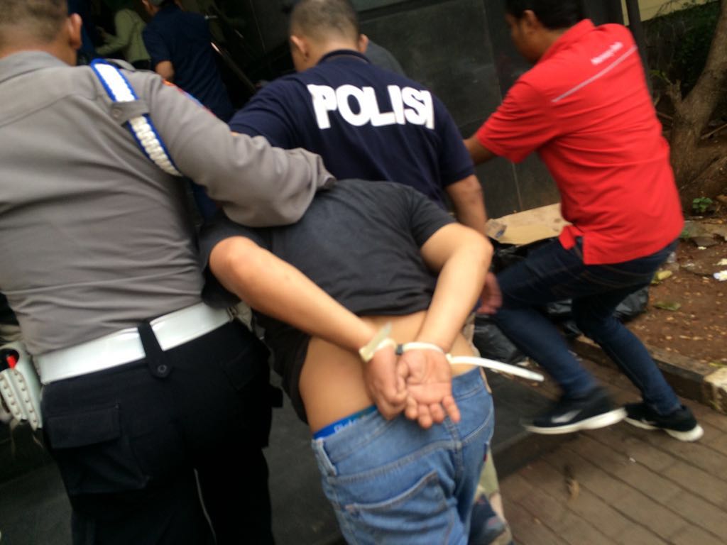 Polisi menangkap perampok di Pondok Indah. Foto: MTVN/Wanda Indana