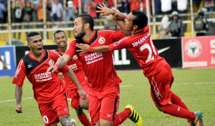 Semen Padang - Persija Berbagi Angka