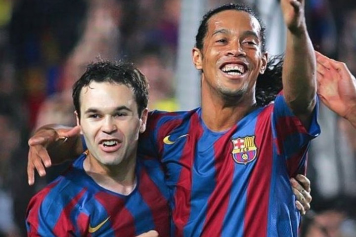 Iniesta Ungkap Cerita tentang Ronaldinho Jelang El Clasico 2005