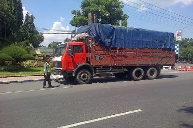Menjelang Iduladha, Kendaraan Besar Dilarang Melintas di Jatim