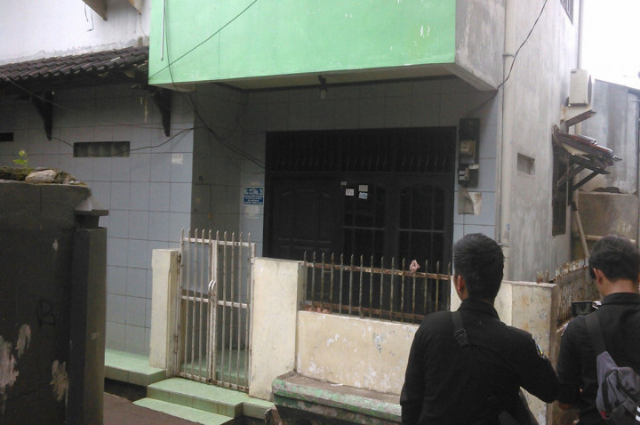 Tetangga tak Curiga M Jual Obat Kedaluwarsa