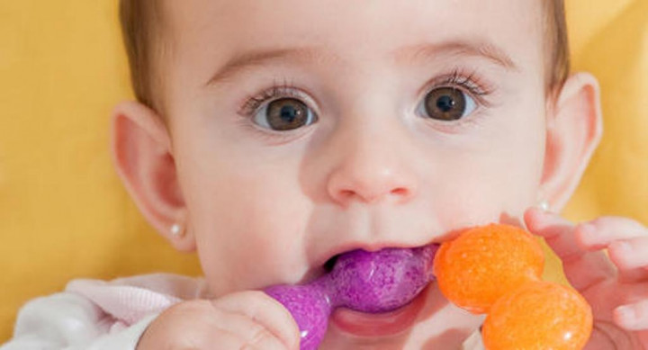 Rangsang Pertumbuhan Gigi Bayi, Gunakan Teether