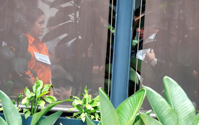 Jessica saat melakukan rekonstruki di Kafe Olivier. Foto: Antara/Widodo S Jusuf