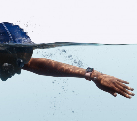 Lebih Tahan Air, Apple Watch Series 2 Bisa Dibawa Berenang