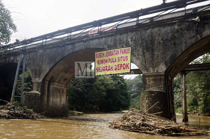 Jembatan Peninggalan Kolonial Belanda Rusak