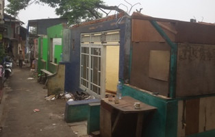 Warga RW 12 Bukit Duri Mulai Kosongkan Rumah