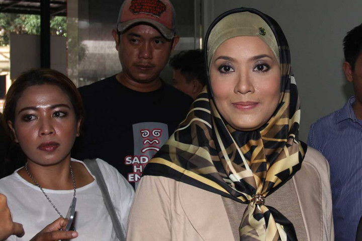 Elma Theana Diperiksa Terkait Senjata Gatot Brajamusti