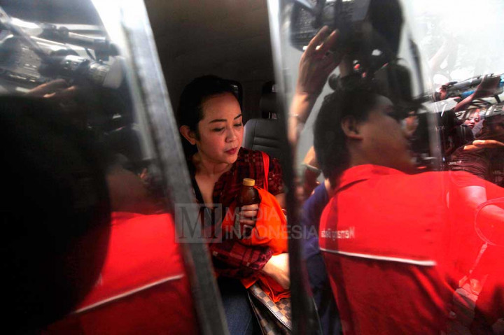 Dessy A Edwin Mengeluh Sakit Lambung