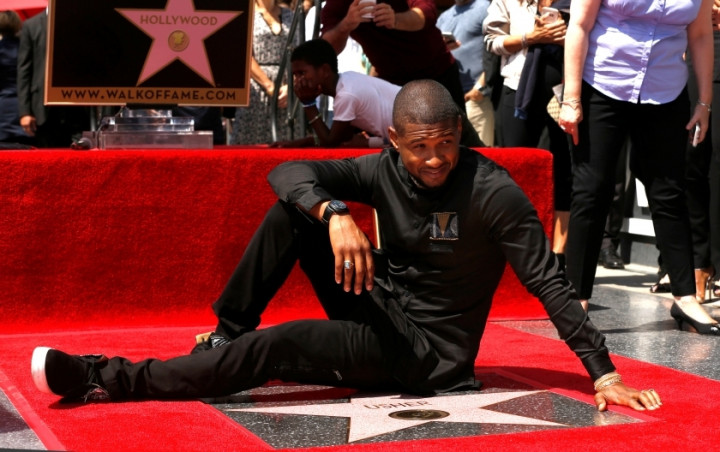 Usher Raih Bintang Hollywood Walk of Fame