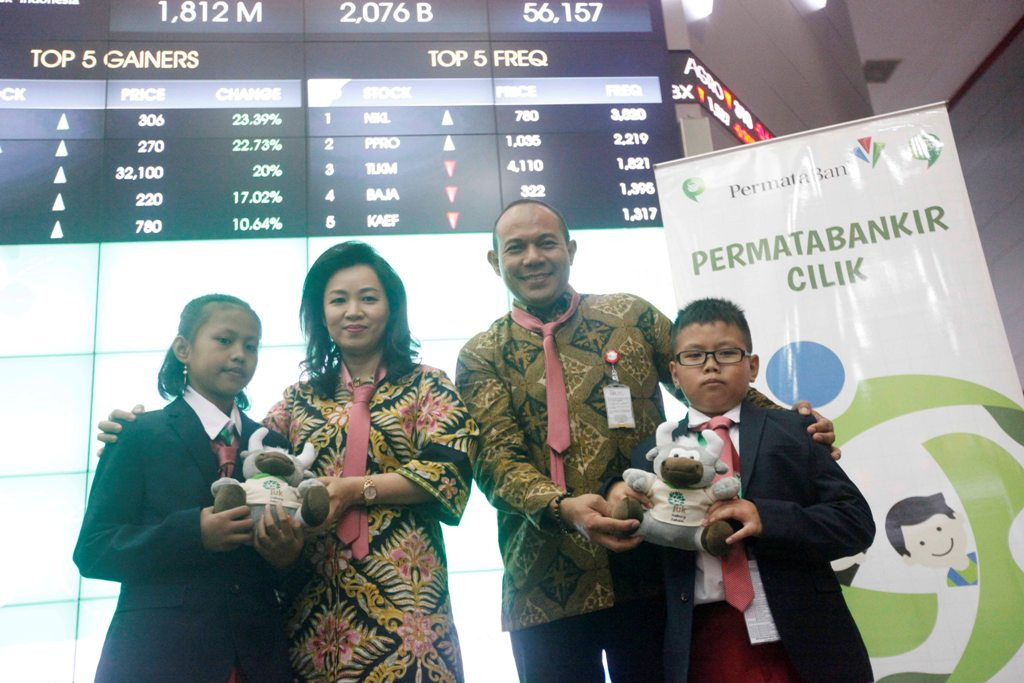 Direktur Pengembangan Inklusi Keuangan OJK Eko Ariantoro (kanan). (Foto: MI/Rommy Pujianto).