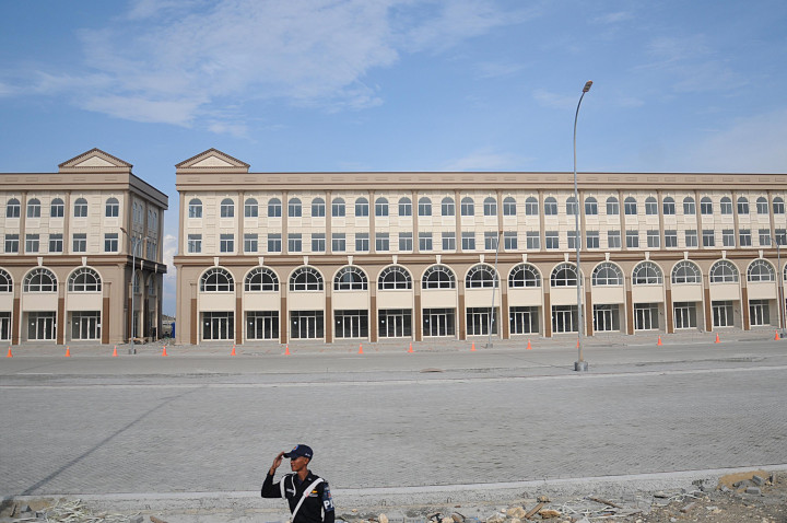 Gov't Restarts G Island Reclamation Project