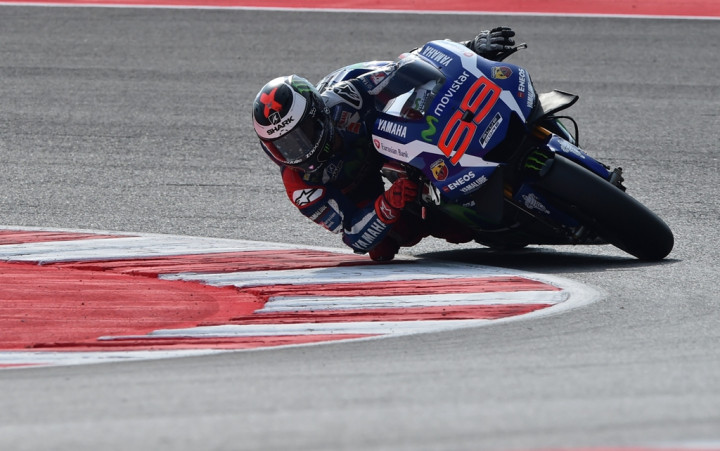 Lorenzo Pimpin Balapan di Misano
