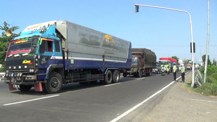 Lalu Lintas Pantura Ramai Lancar meski Larangan Truk Dicabut