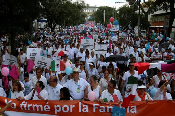 Ribuan Warga Meksiko Tolak Pernikahan Sesama Jenis
