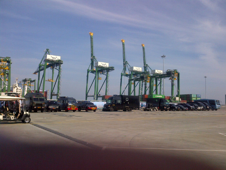 Jokowi Resmikan Terminal Petikemas Kalibaru Tanjung Priok