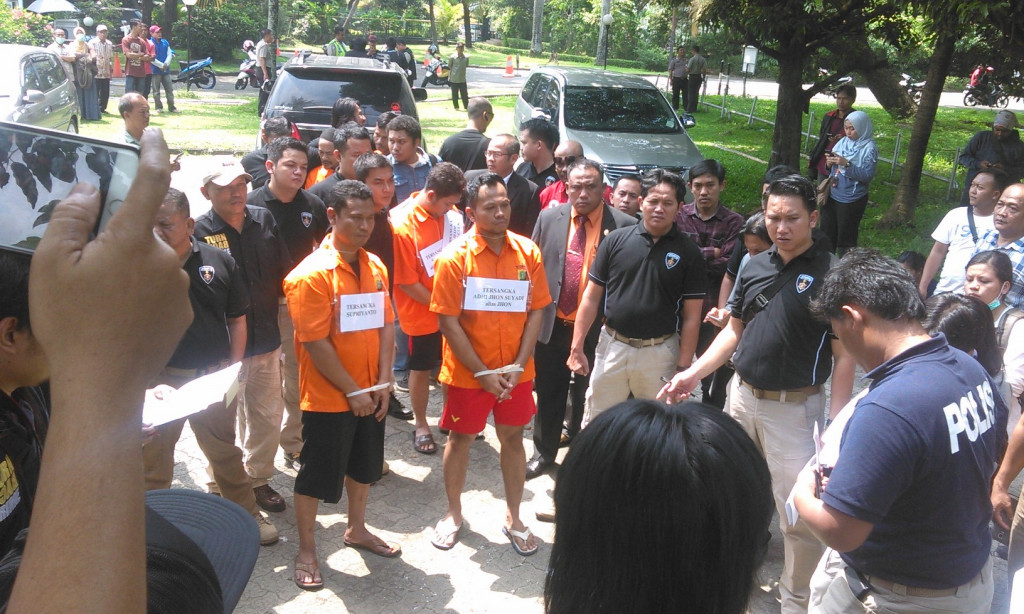 Prarekonstruksi kasus penyanderaan di Pondok Indah. Foto: MTVN/Deny Irwanto