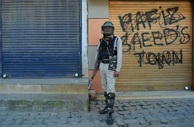 India Berlakukan Jam Malam di Kashmir