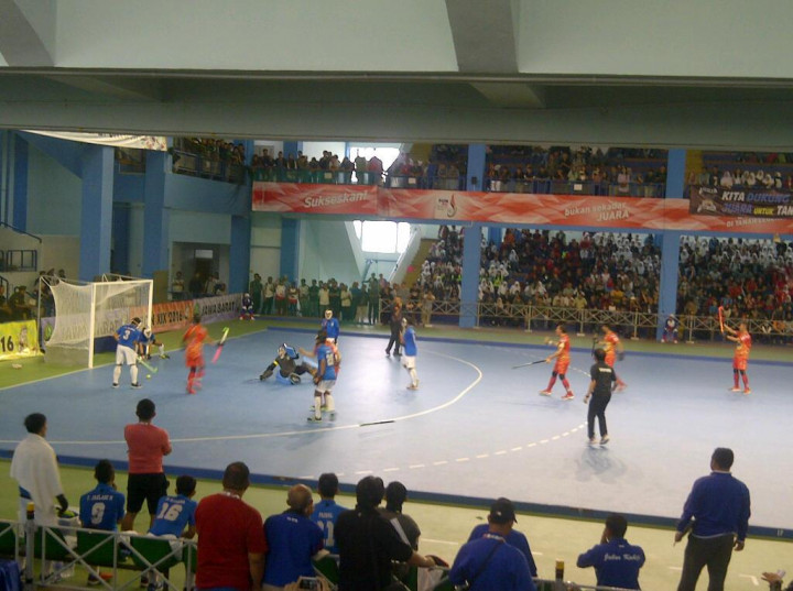 Tim Hoki Indoor Putra DKI Jakarta Membekap Tim  Jabar