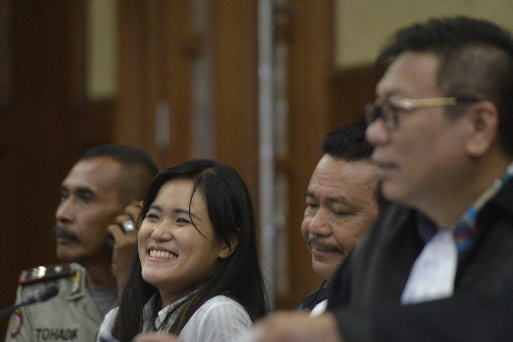 Jessica Kumala Wongso dan kuasa hukum. Antara Foto/Rosa Pangabean