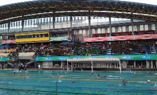 Arena Renang PON 2016 Dipenuhi Suporter Jatim dan Jabar