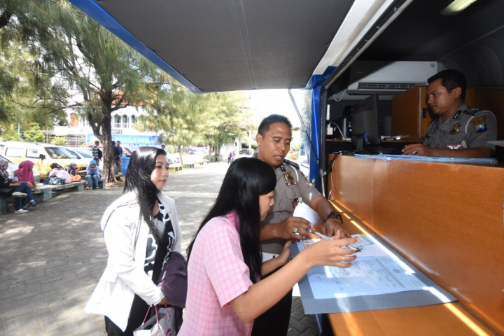 Server Jeblok, Pengurusan SIM <i>Online</i> Tertunda