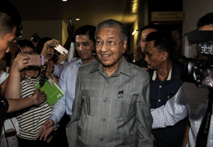 Mahathir Mohamad Temui Sultan Malaysia terkait Korupsi 1MDB