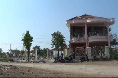 Rumah Berlantai Dua  'Menghambat' Pengerjaan Jalan Tol di Tegal