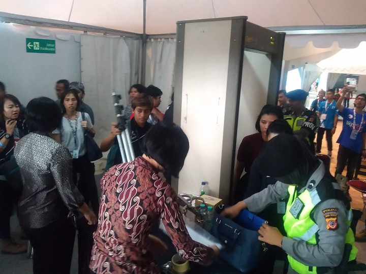 Pengamanan Ekstra Ketat, Para Awak Media Dilarang Bawa Makanan