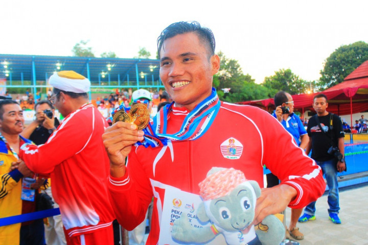 DKI Jakarta Borong Empat Emas di Selam Kelas Kolam