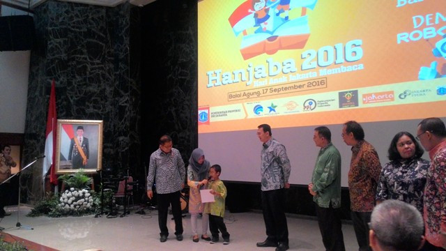 Ahok Terpukau Saksikan Bocah Tuna Netra Bacakan Puisi dengan Huruf Braille